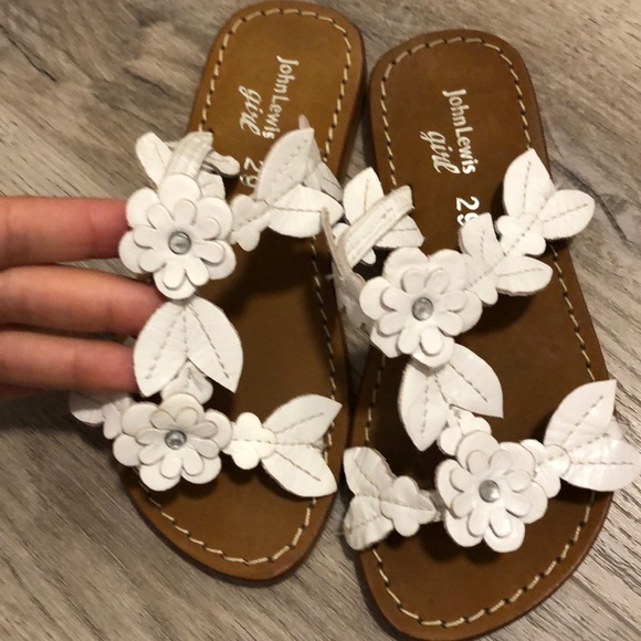 Stunning sandals - Picture 2 of 3